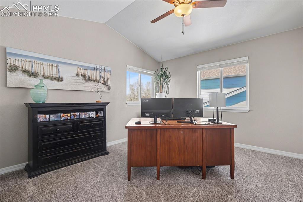 Image 34 of 49: Office