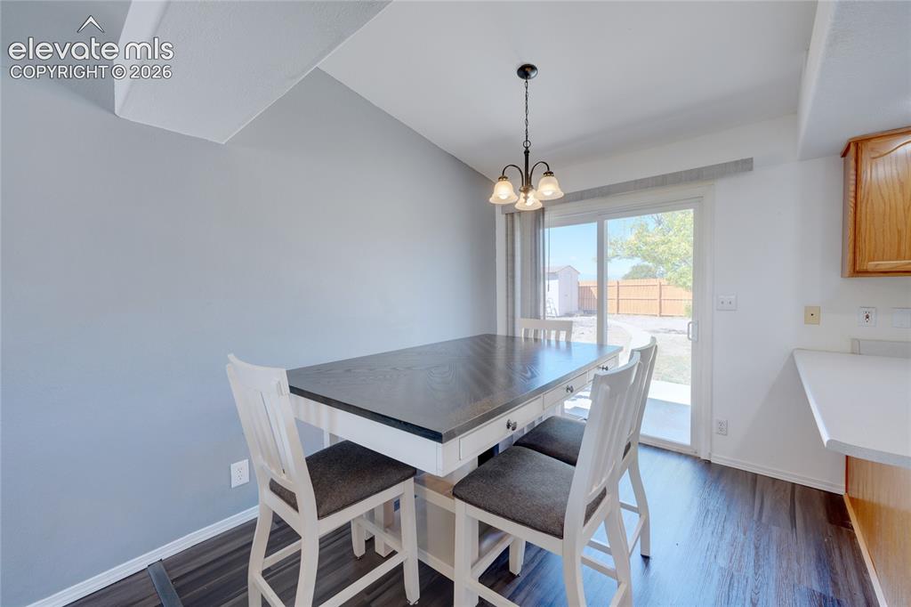 Image 6 of 26: Dining Area