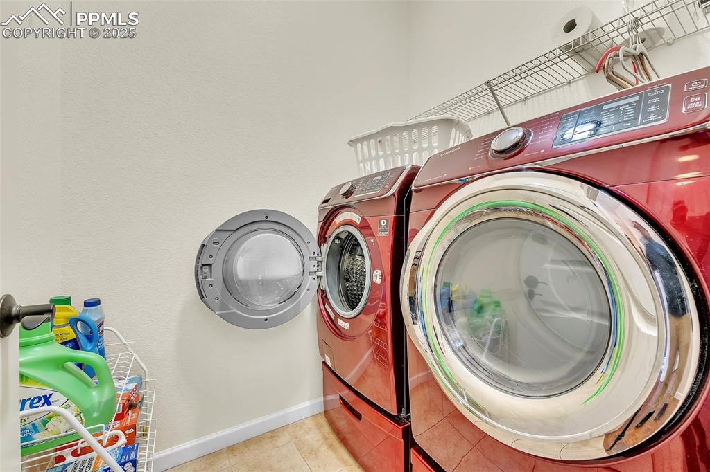 Image 17 of 50: Laundry