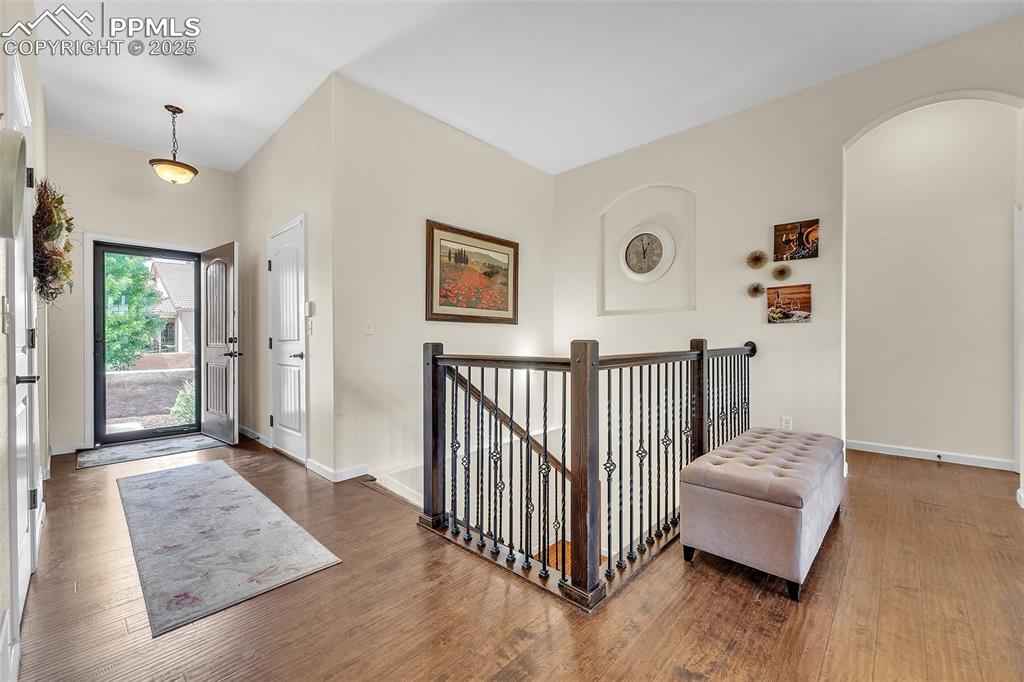 Image 4 of 50: Entry