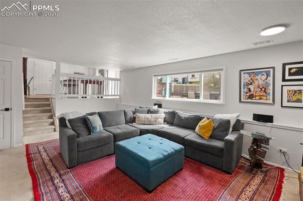 Image 26 of 50: Living Room