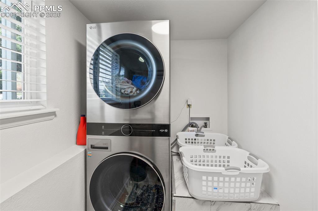 Image 28 of 50: Laundry