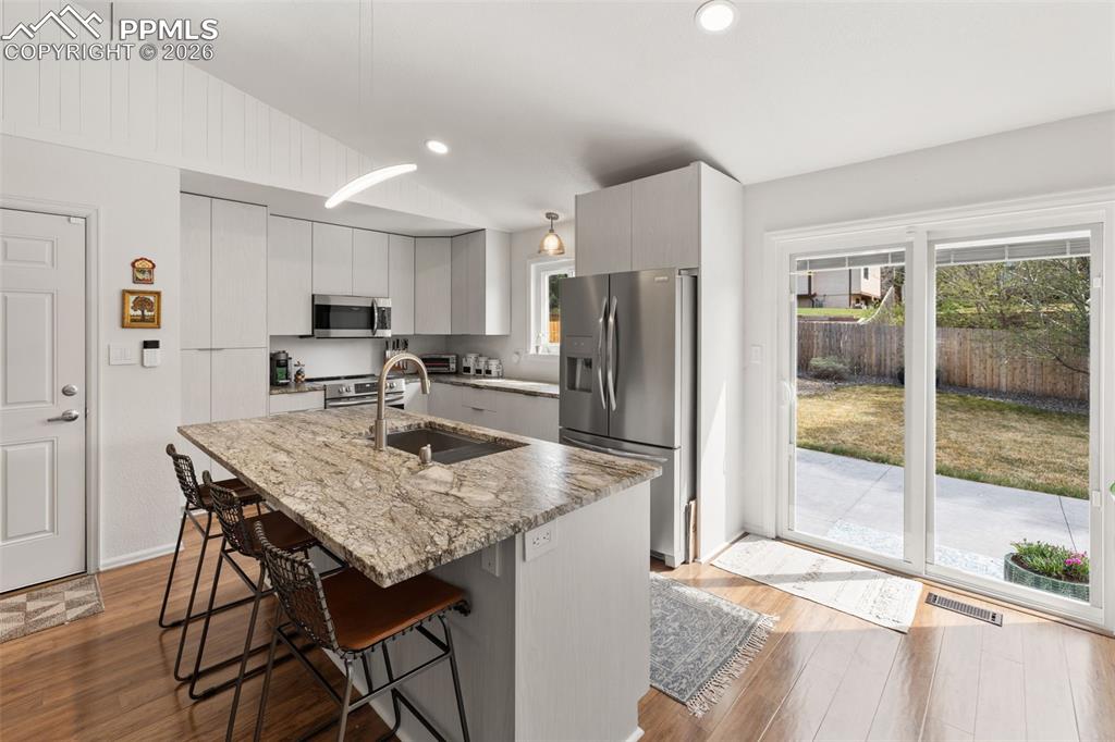 Image 3 of 50: Kitchen