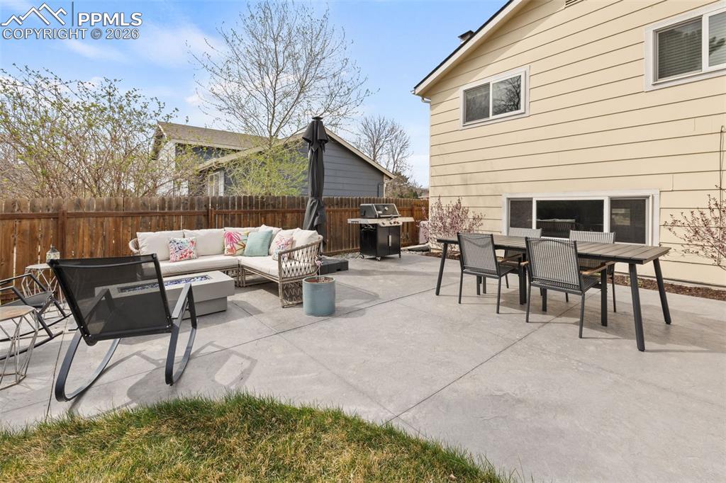 Image 40 of 50: Patio