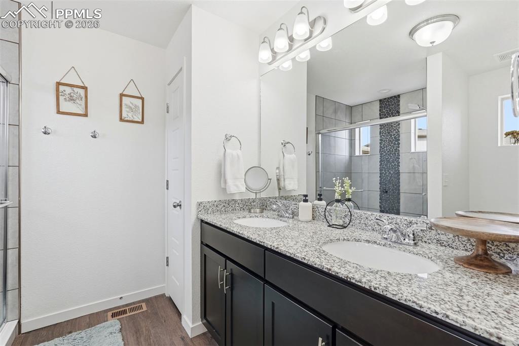 Image 12 of 29: Bathroom