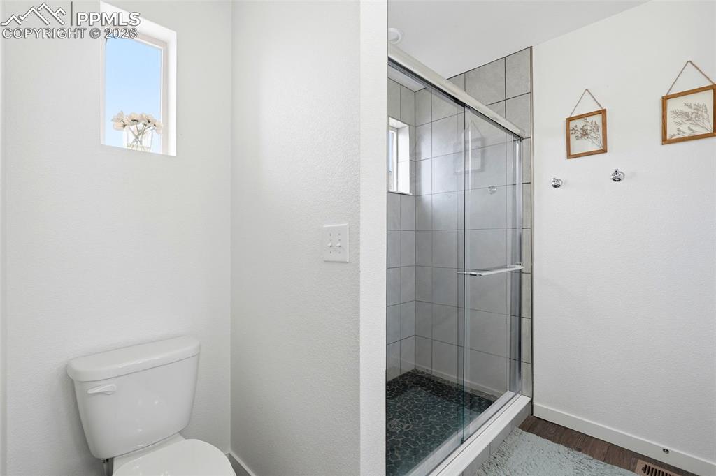 Image 13 of 29: Bathroom