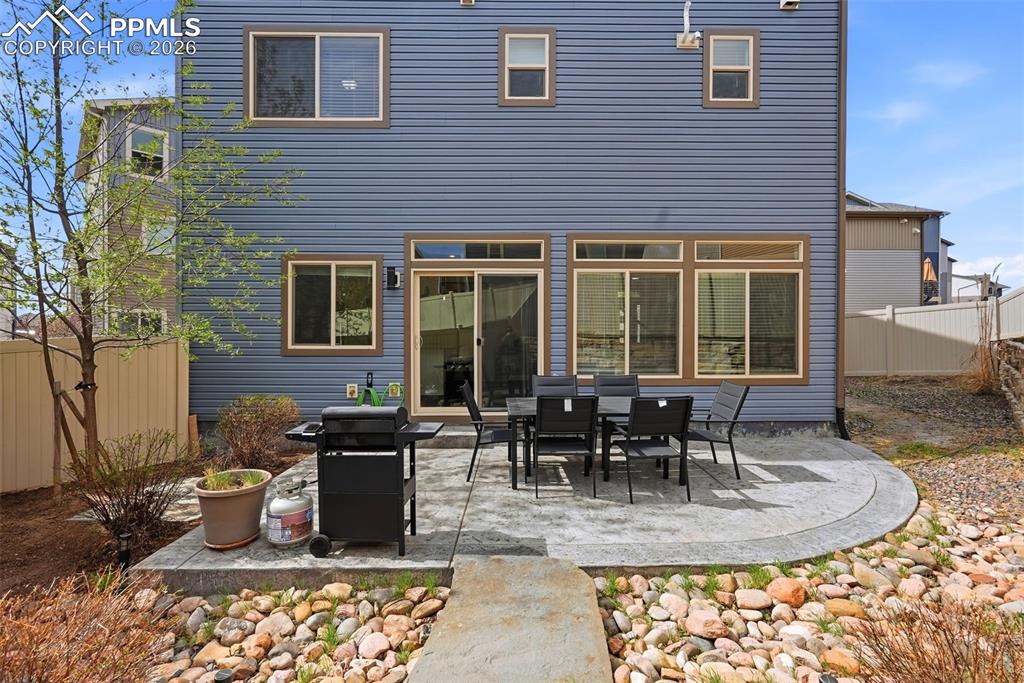 Image 19 of 29: Back of Structure