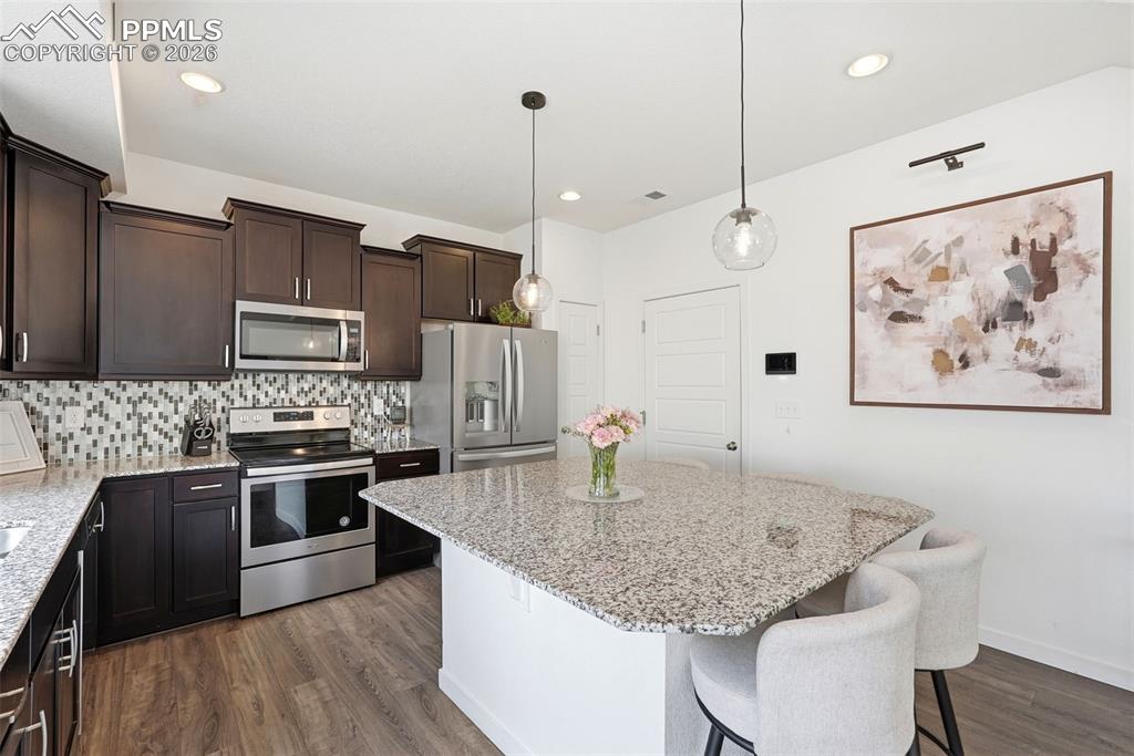 Image 7 of 29: Kitchen