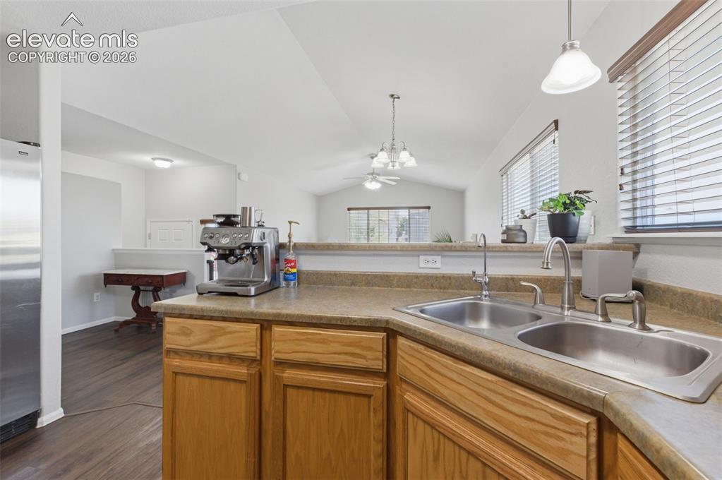 Image 13 of 47: Kitchen