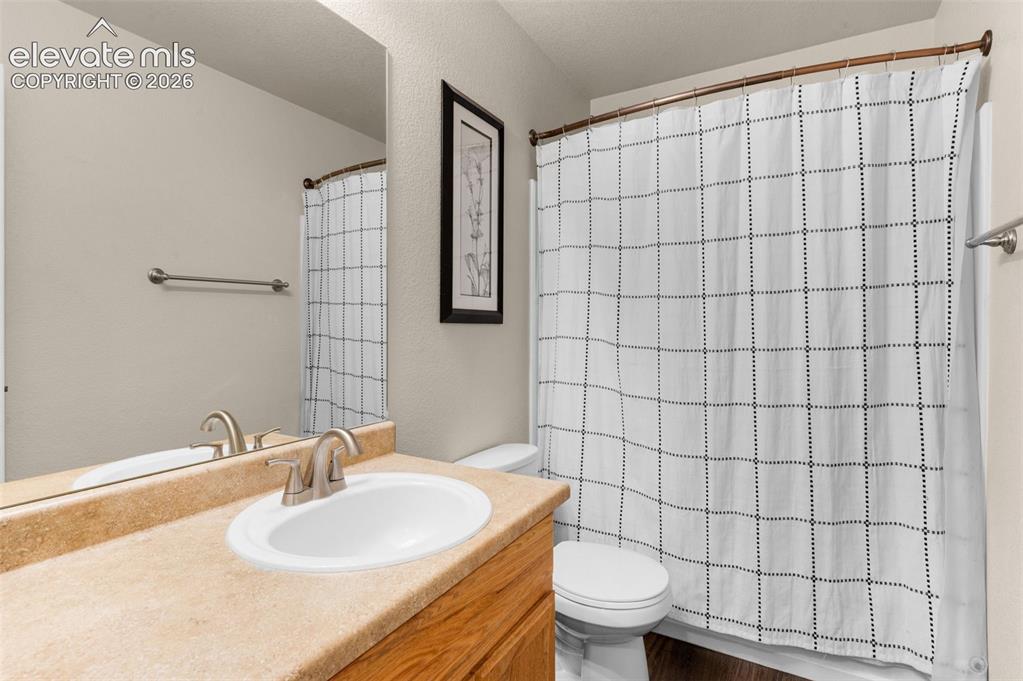 Image 24 of 47: Full Bathroom, Upstairs