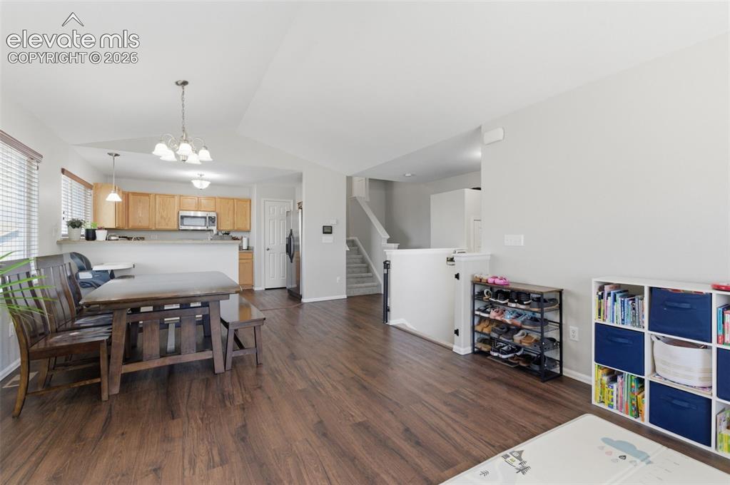 Image 7 of 47: Dining Area