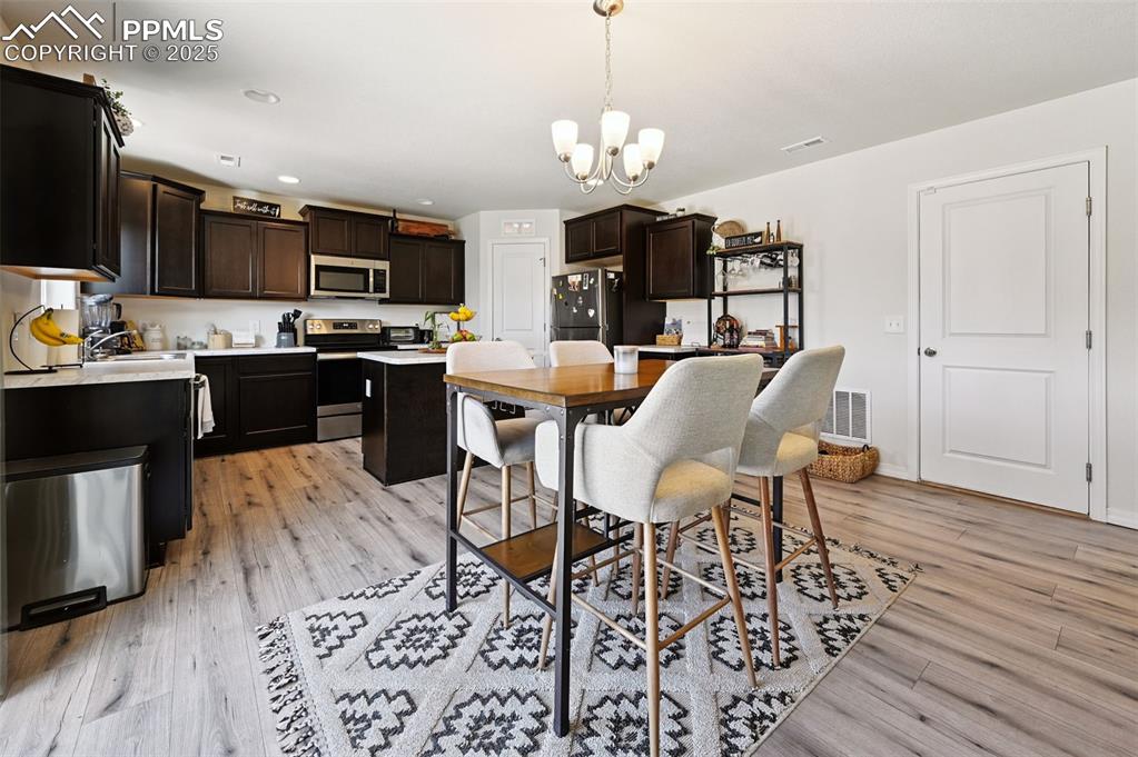 Image 10 of 45: Kitchen