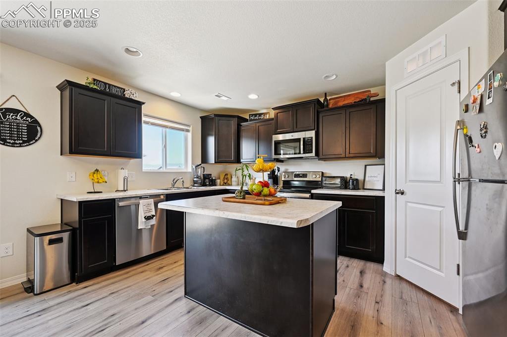 Image 8 of 45: Kitchen