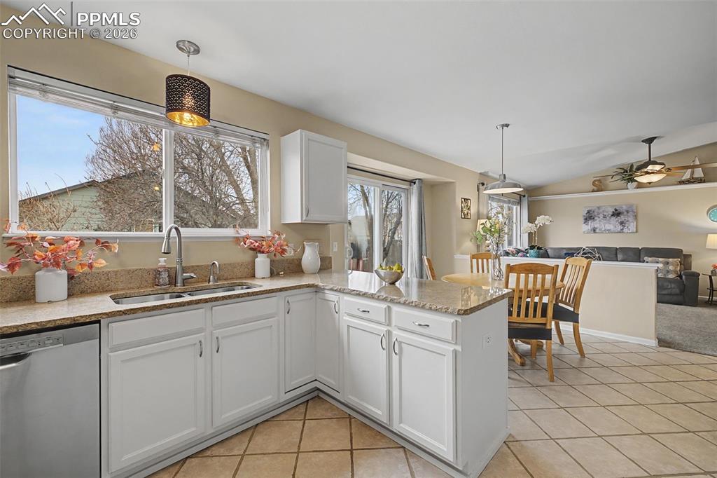 Image 11 of 37: Kitchen