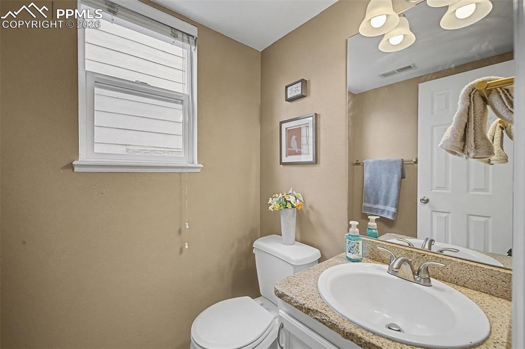 Image 18 of 37: Bathroom