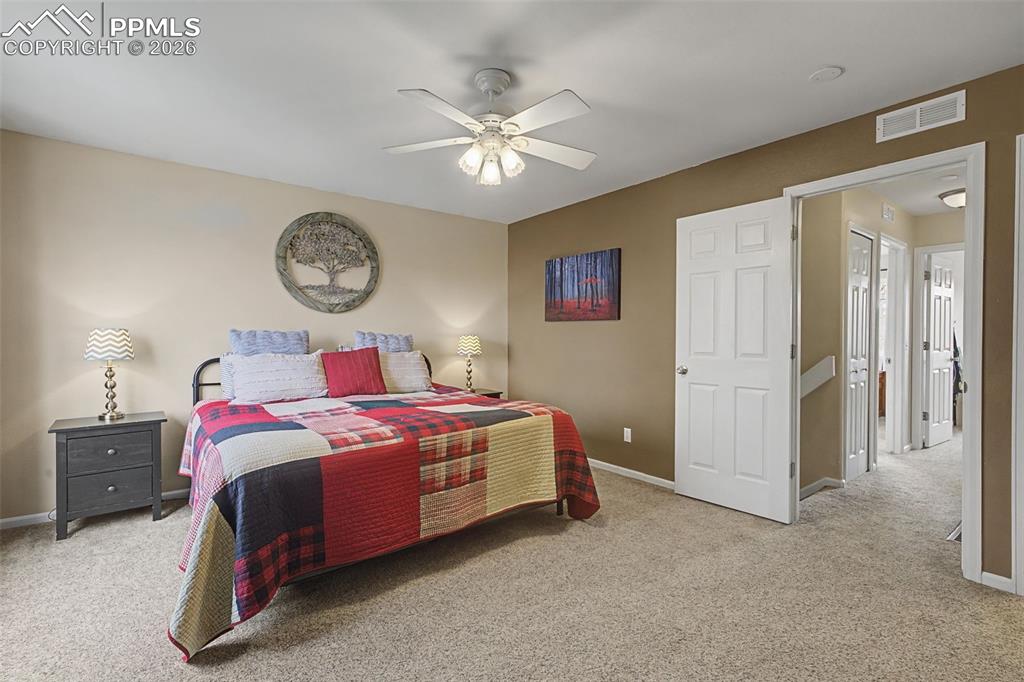 Image 21 of 37: Bedroom