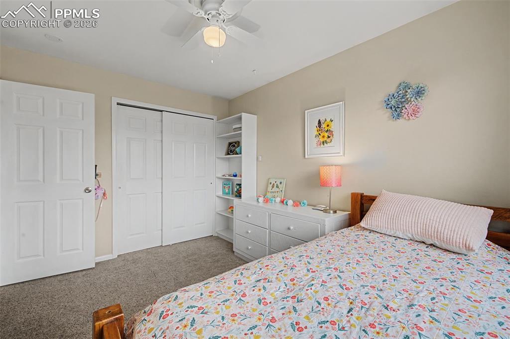 Image 25 of 37: Bedroom