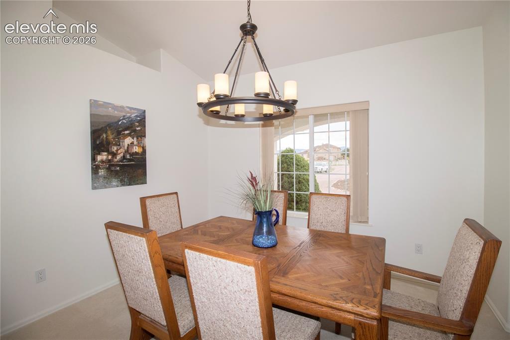 Image 12 of 50: Dining Area