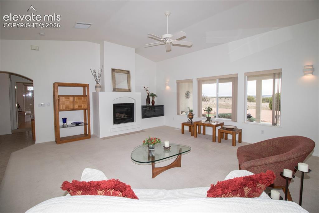 Image 8 of 50: Living Room