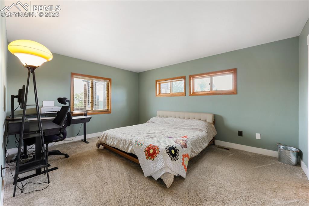 Image 15 of 49: Bedroom