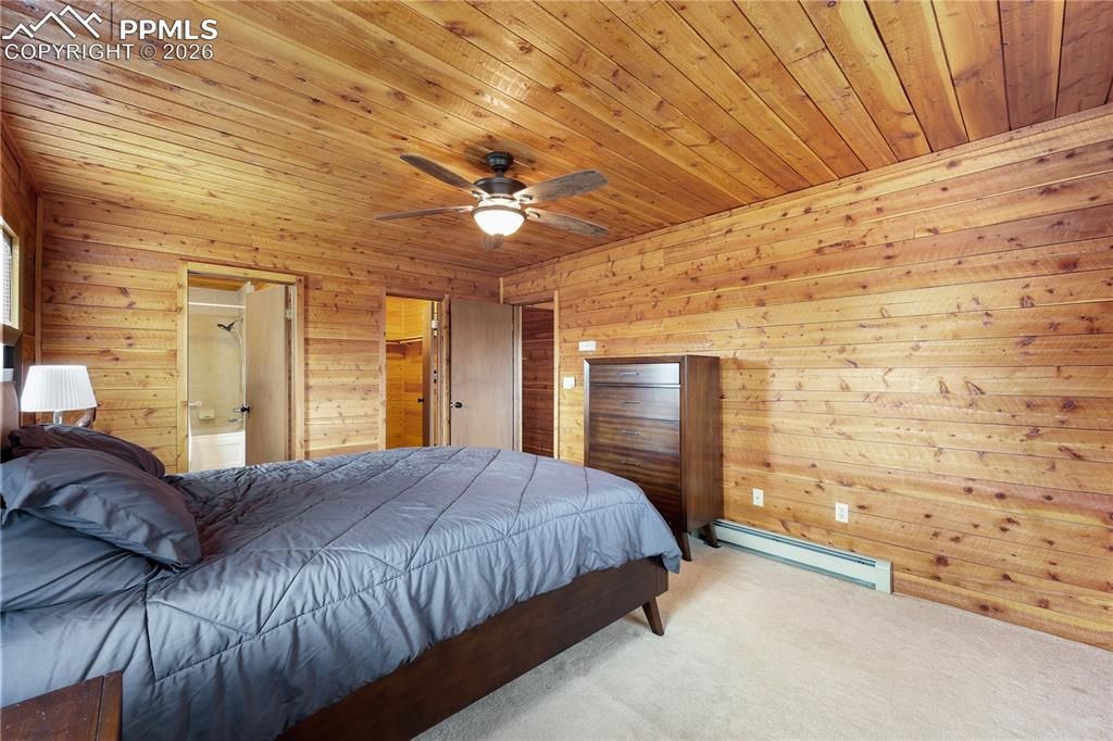 Image 34 of 49: Bedroom