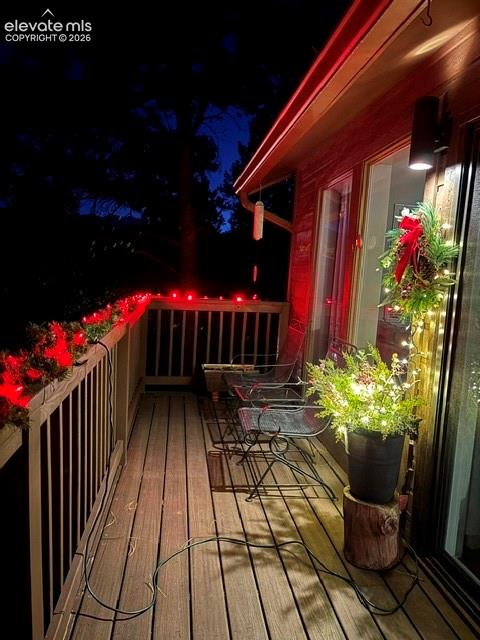 Image 14 of 39: Deck