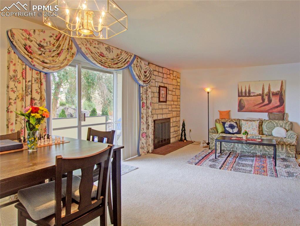 Image 10 of 30: Dining Area