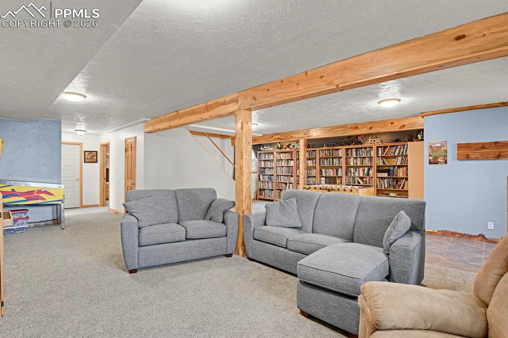 Image 22 of 46: Family Room