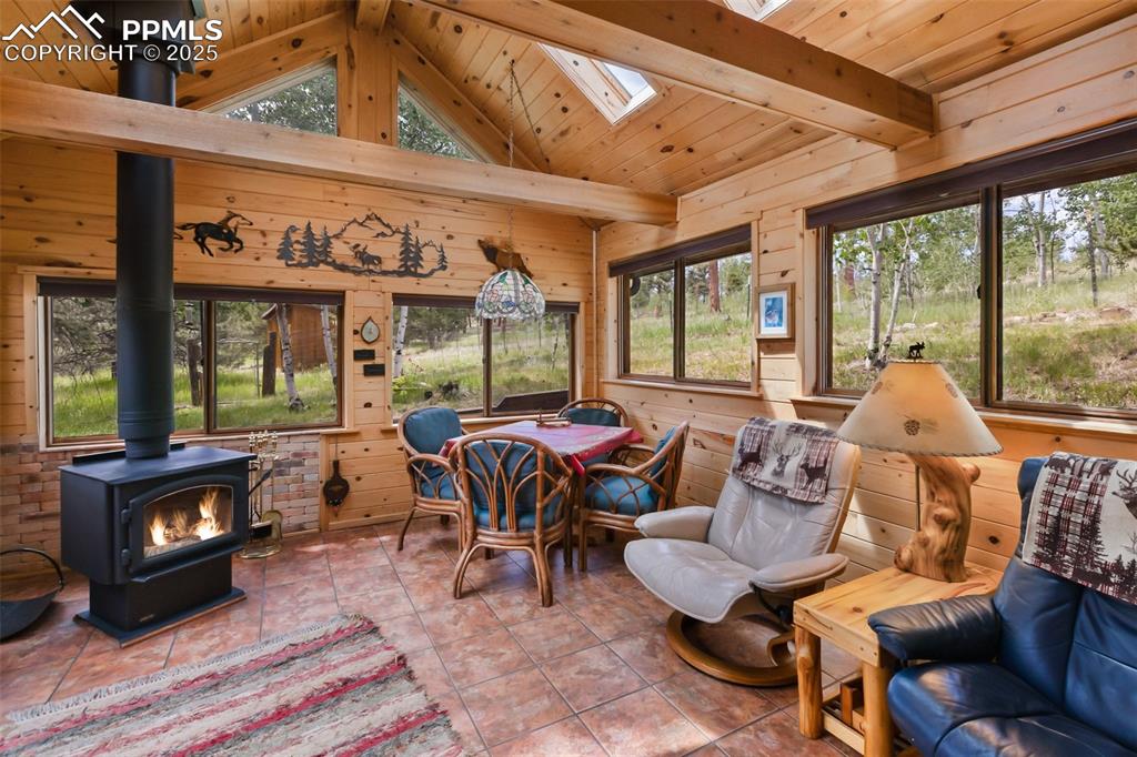 Image 14 of 38: Sun Room 