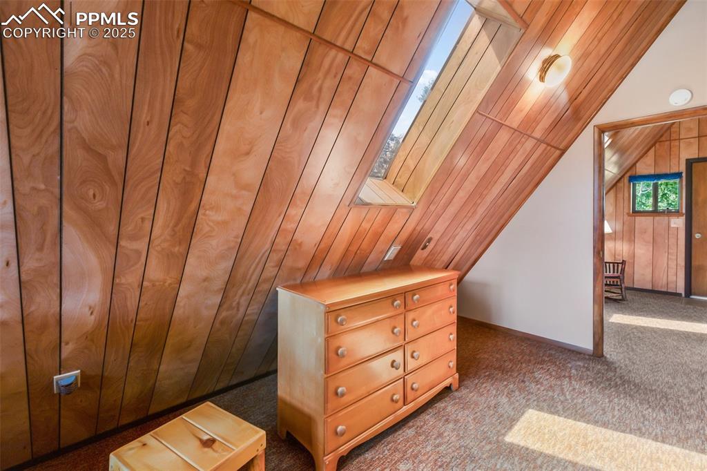 Image 17 of 38: Loft