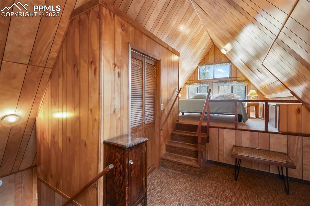 Image 18 of 38: Loft
