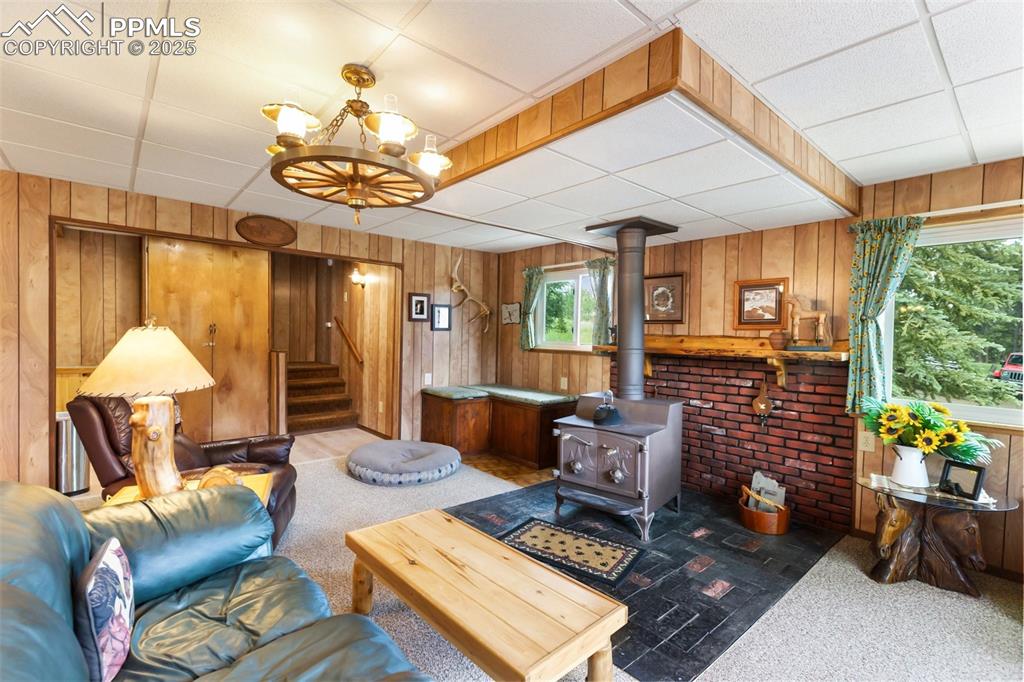 Image 4 of 38: Living Room