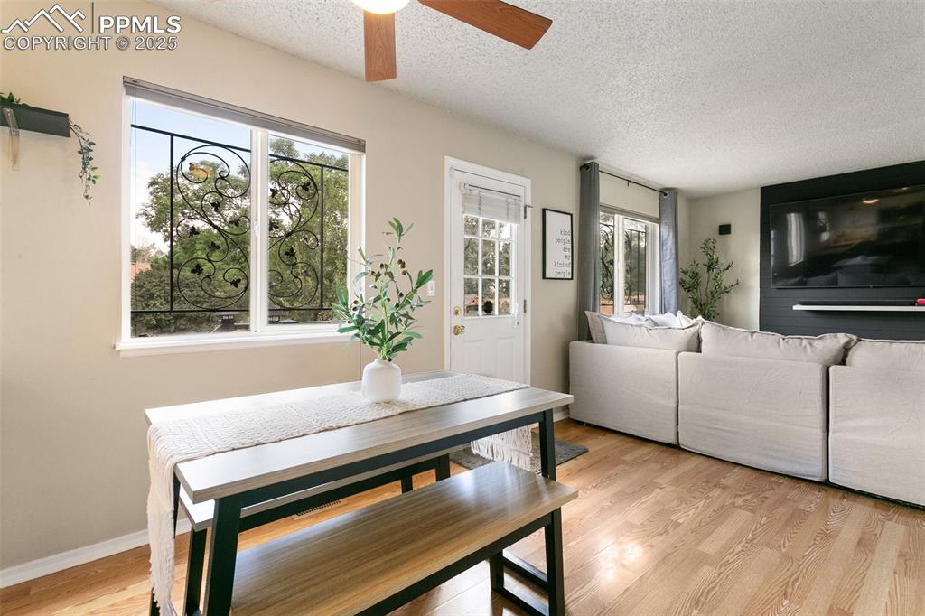 Image 11 of 39: Dining Area