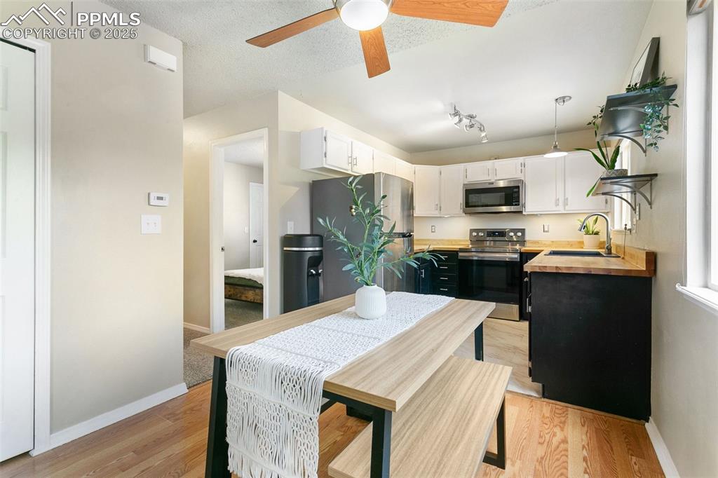 Image 8 of 39: Kitchen