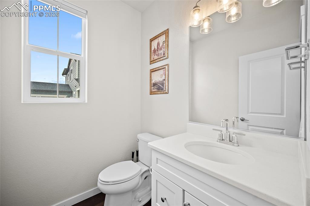 Image 6 of 27: Bathroom