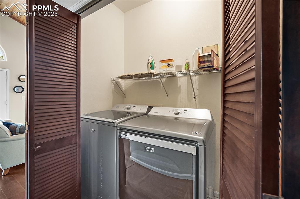 Image 28 of 50: Laundry