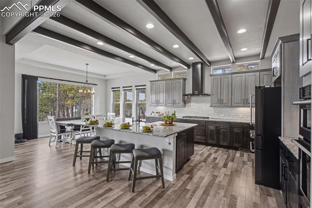 Image 18 of 49: Kitchen