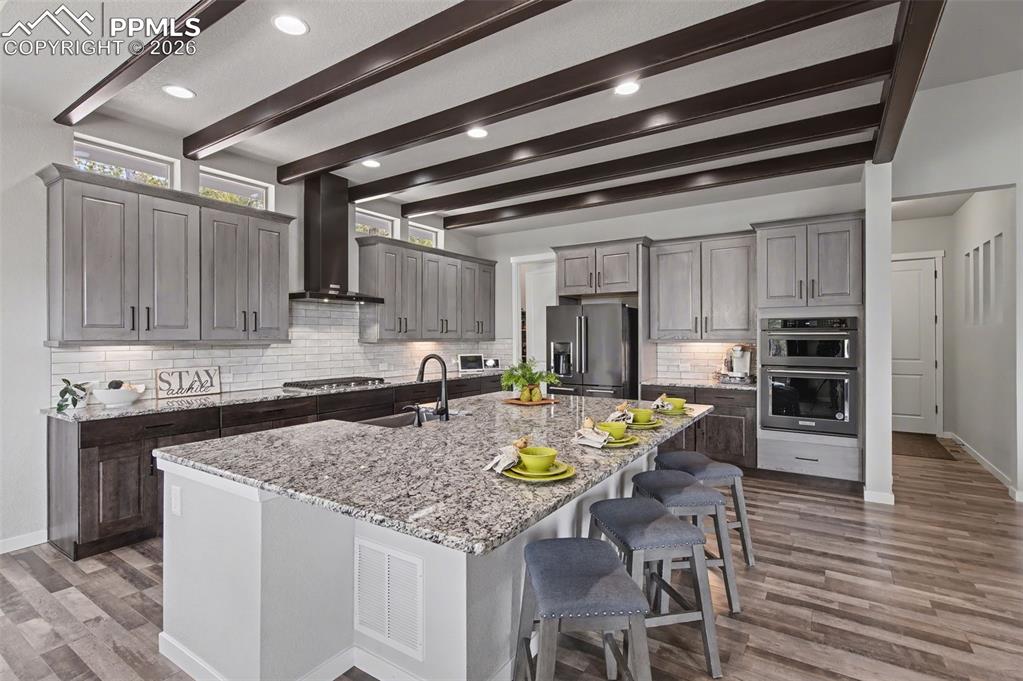 Image 21 of 49: Kitchen