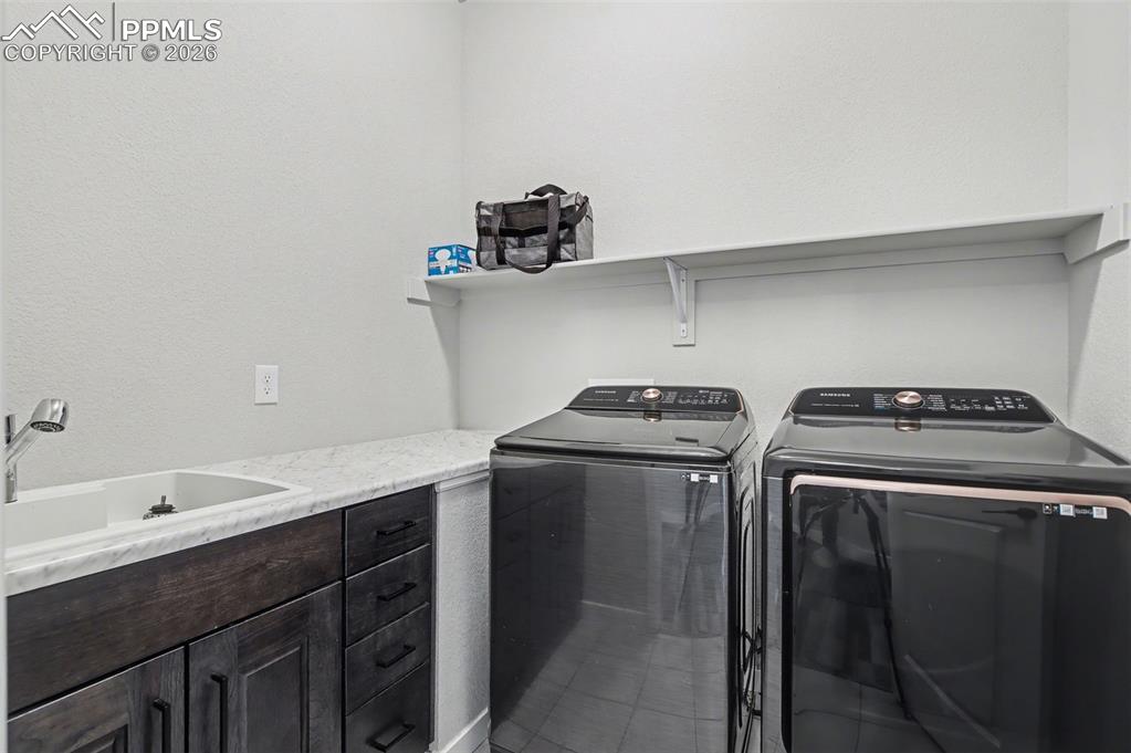 Image 41 of 49: Laundry