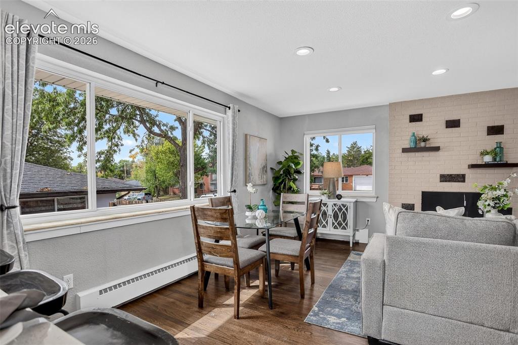 Image 5 of 30: Dining Area