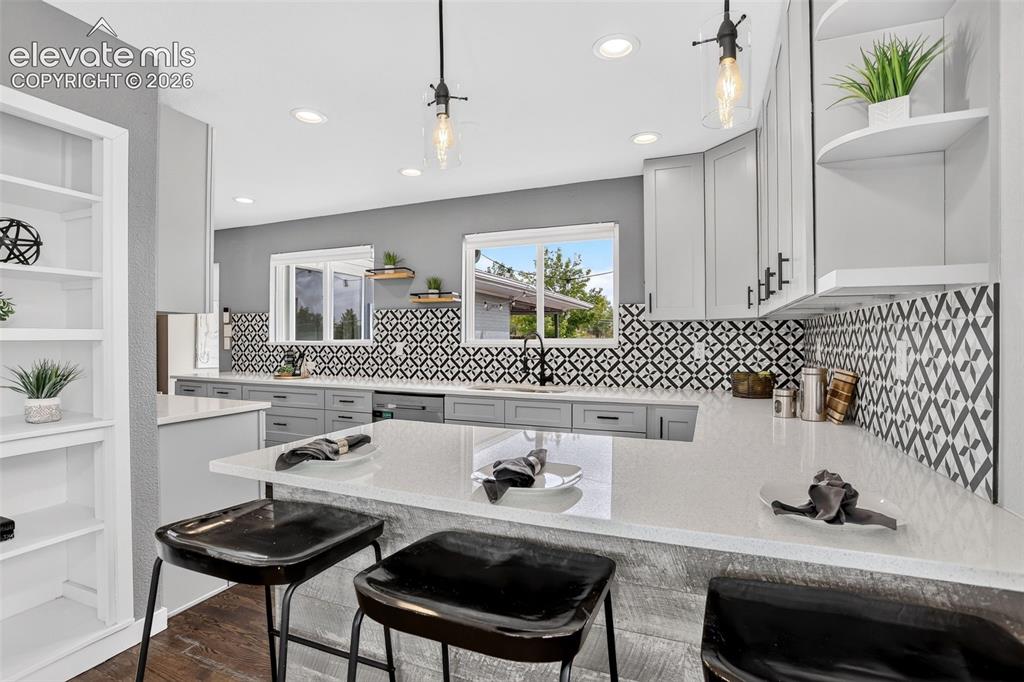 Image 6 of 30: Kitchen