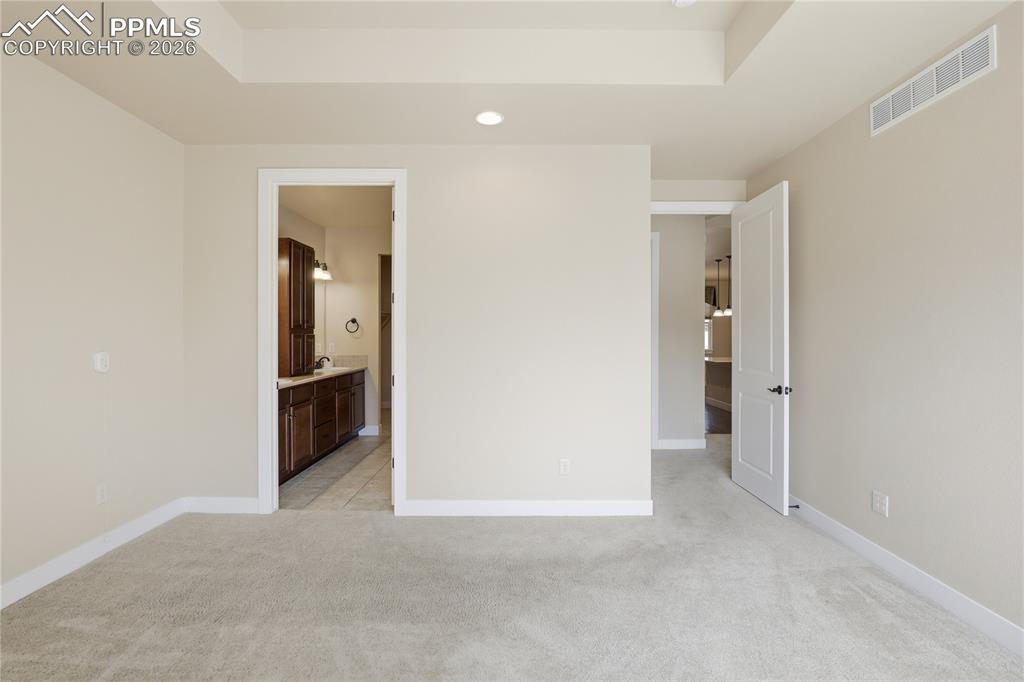 Image 8 of 24: Bedroom