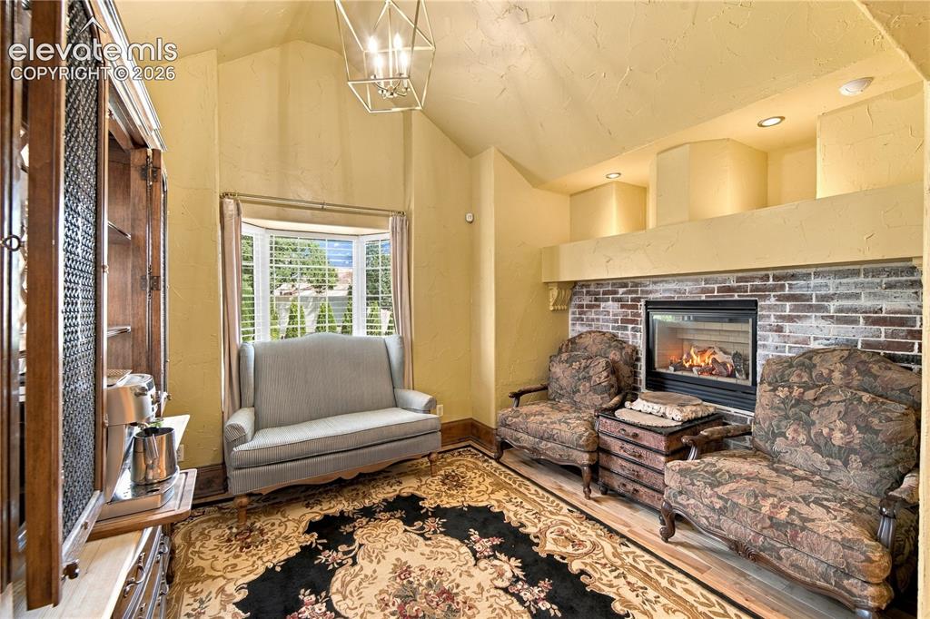 Image 9 of 31: Living Room
