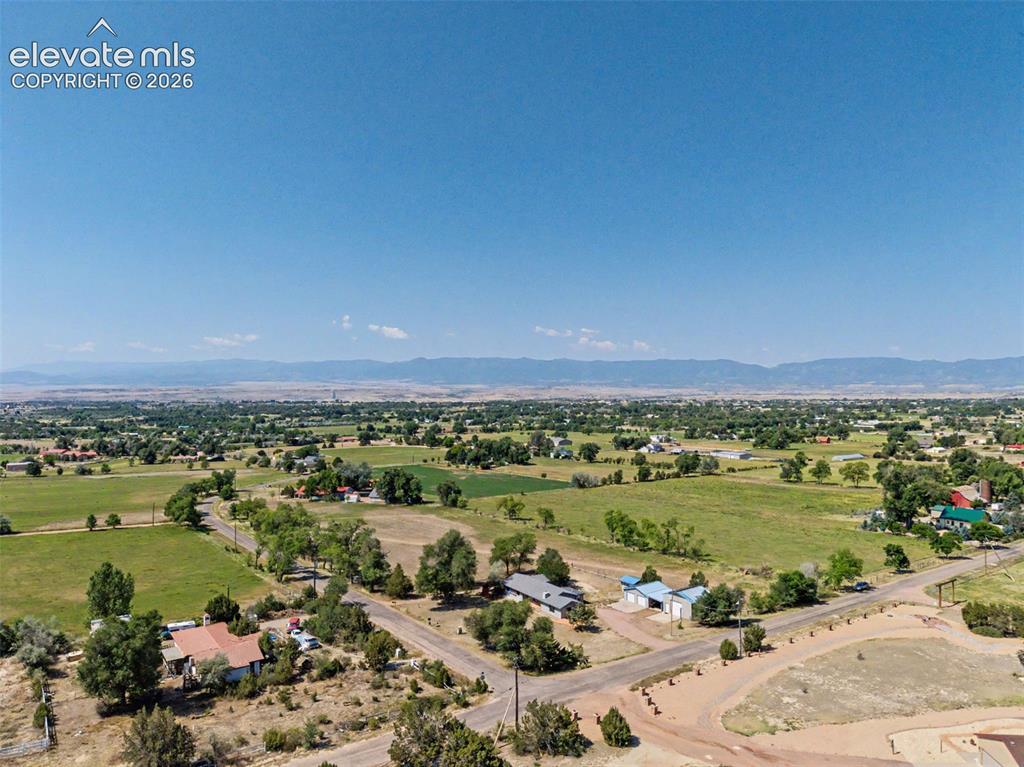 Image 9 of 50: Over 5 acres with charming rancher and fantastic outbuildings!