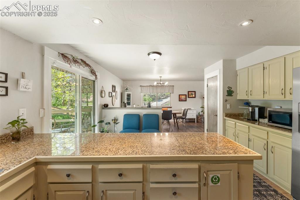 Image 14 of 42: Kitchen