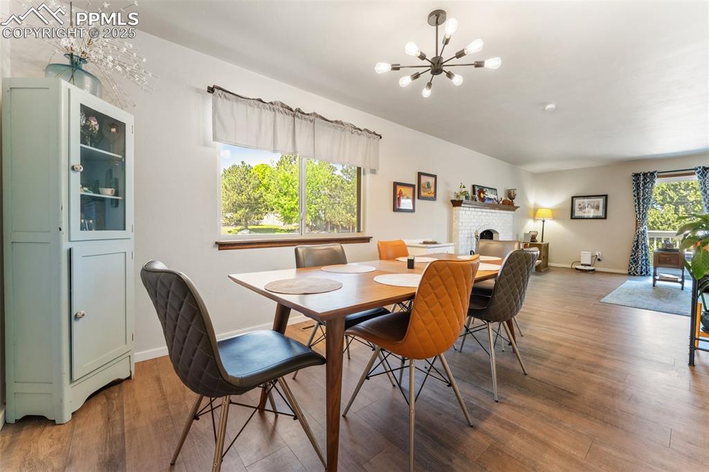 Image 9 of 42: Dining Area