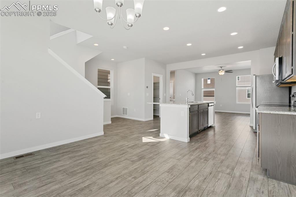 Image 11 of 40: Kitchen