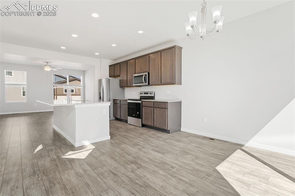 Image 12 of 40: Kitchen