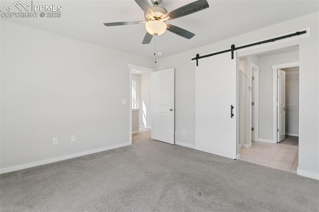 Image 19 of 40: Bedroom