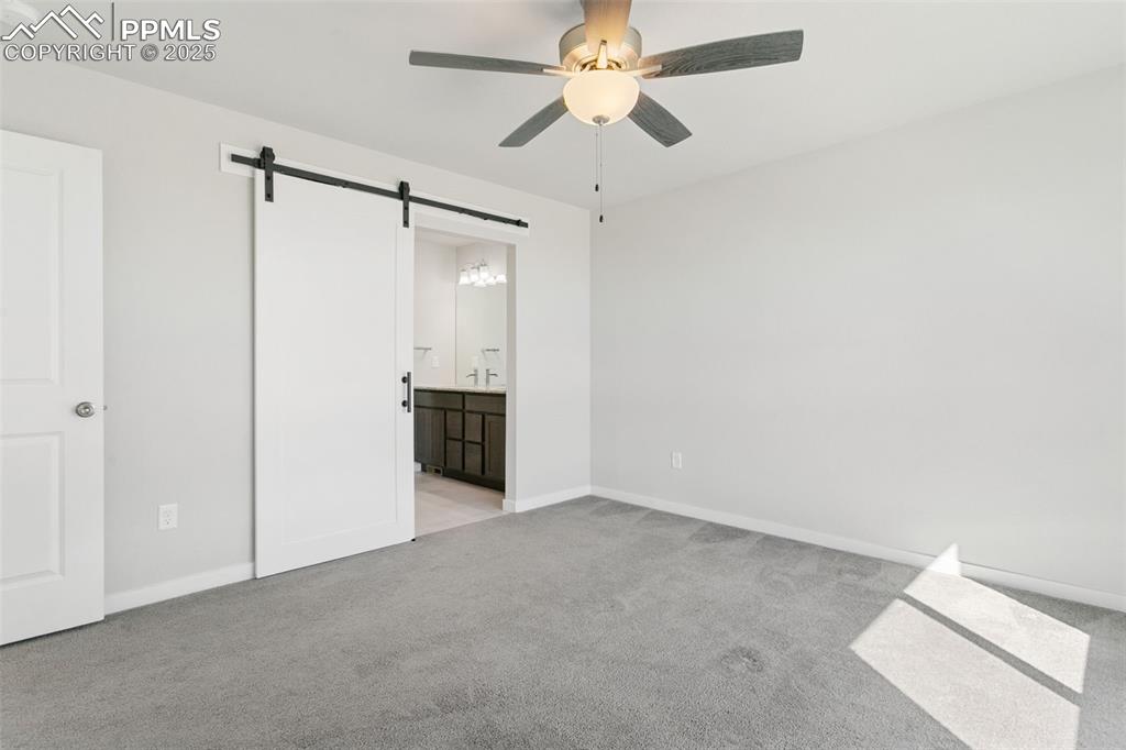 Image 20 of 40: Bedroom